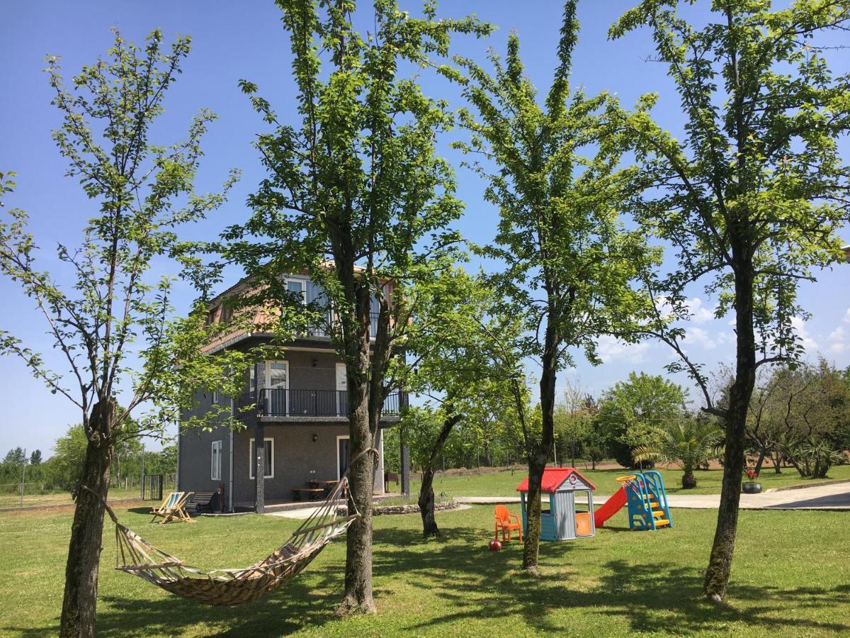 קובולטי Дом На Пляже Black Sea House מראה חיצוני תמונה