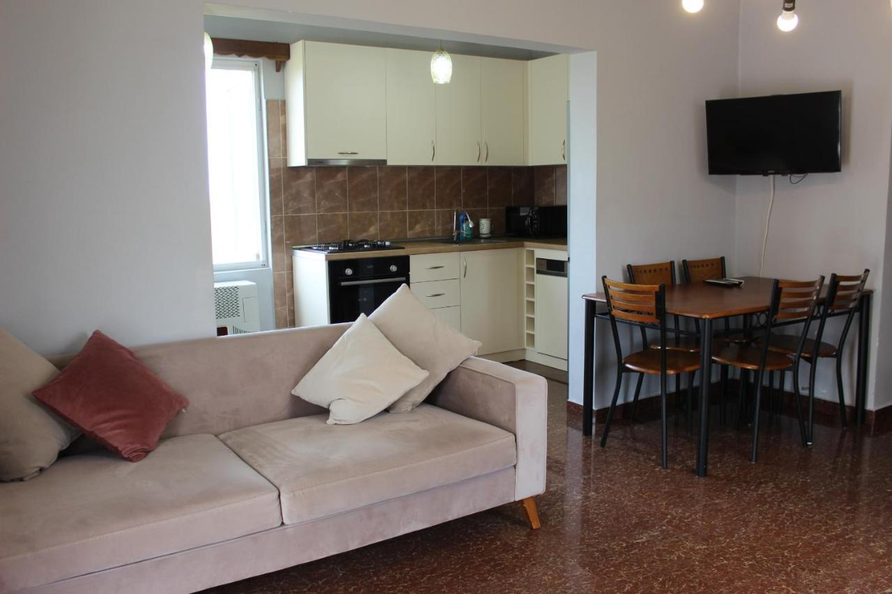 קובולטי Дом На Пляже Black Sea House מראה חיצוני תמונה