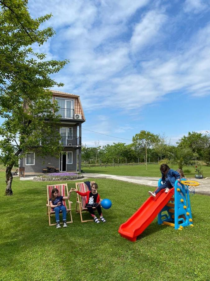 קובולטי Дом На Пляже Black Sea House מראה חיצוני תמונה