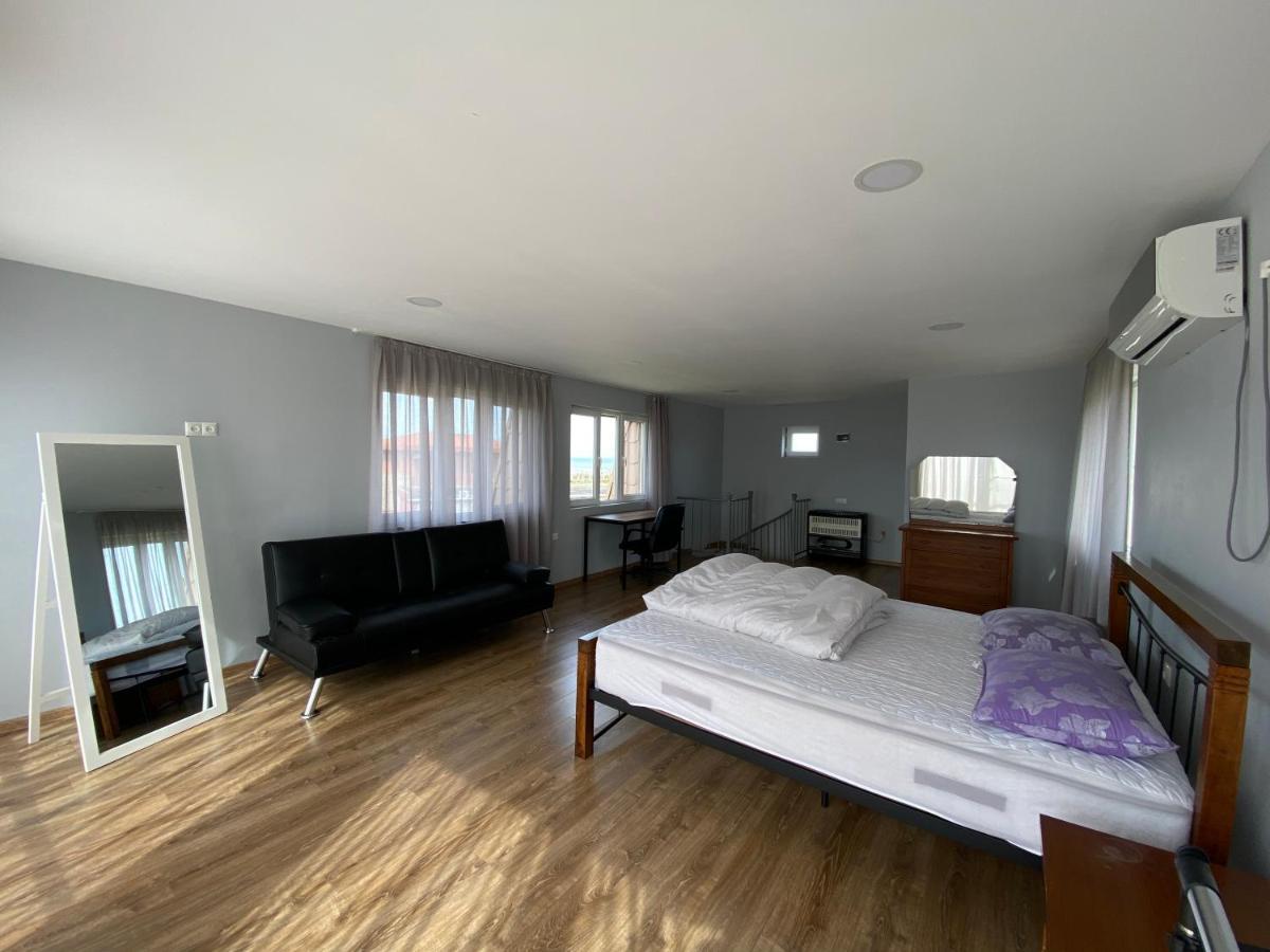 קובולטי Дом На Пляже Black Sea House מראה חיצוני תמונה